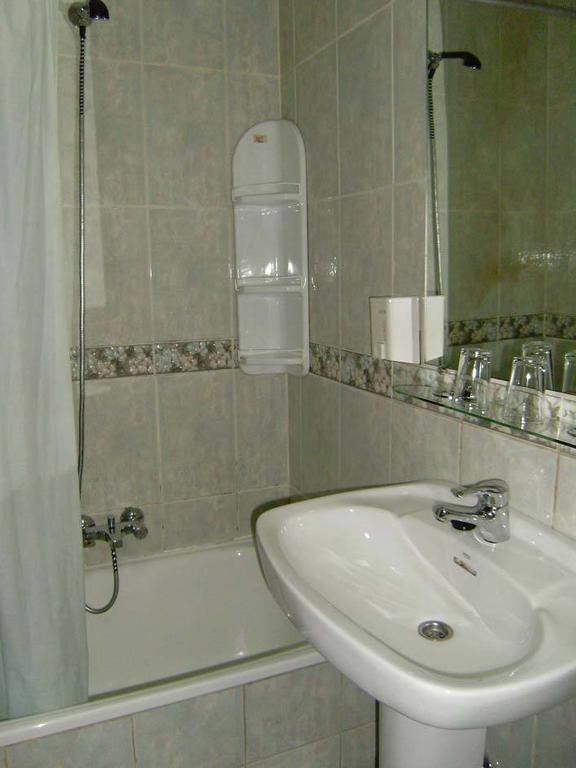 Hostal Suarez Μαδρίτη Δωμάτιο φωτογραφία
